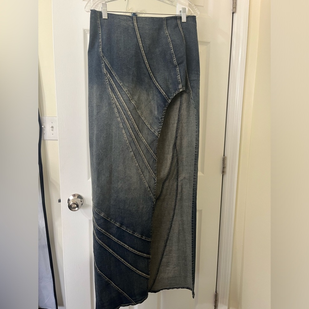 Denim maxi skirt with high slit